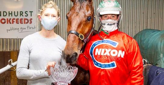 Jess Tubbs & Greg Sugars @ Bendigo